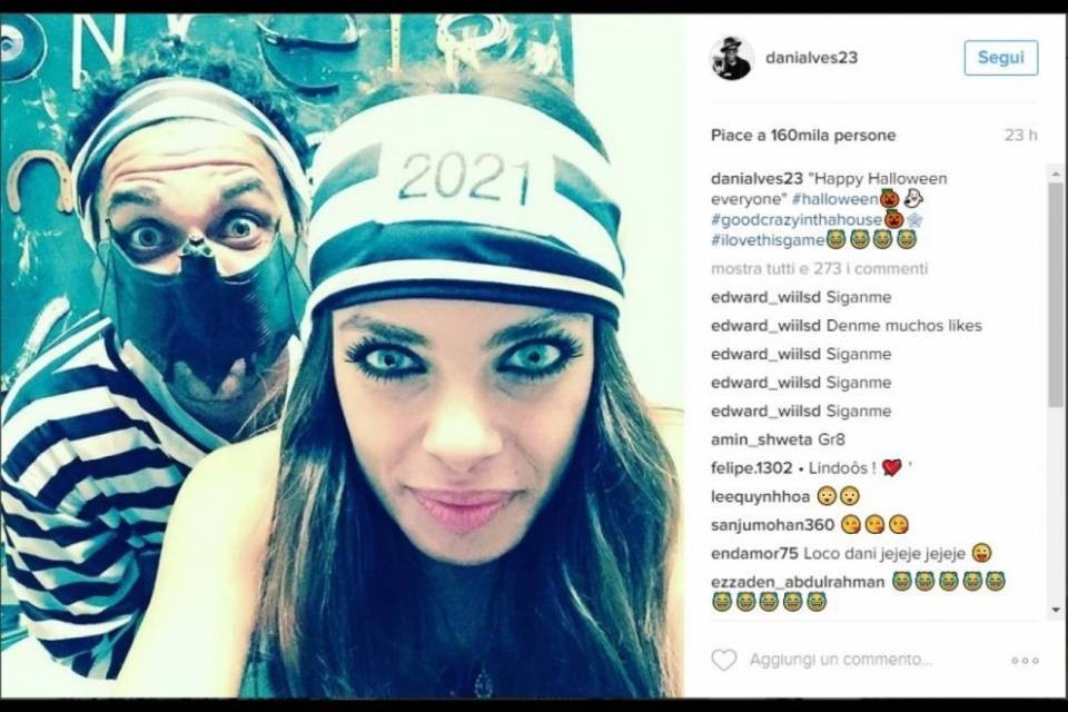 Gli sportivi festeggiano Halloween