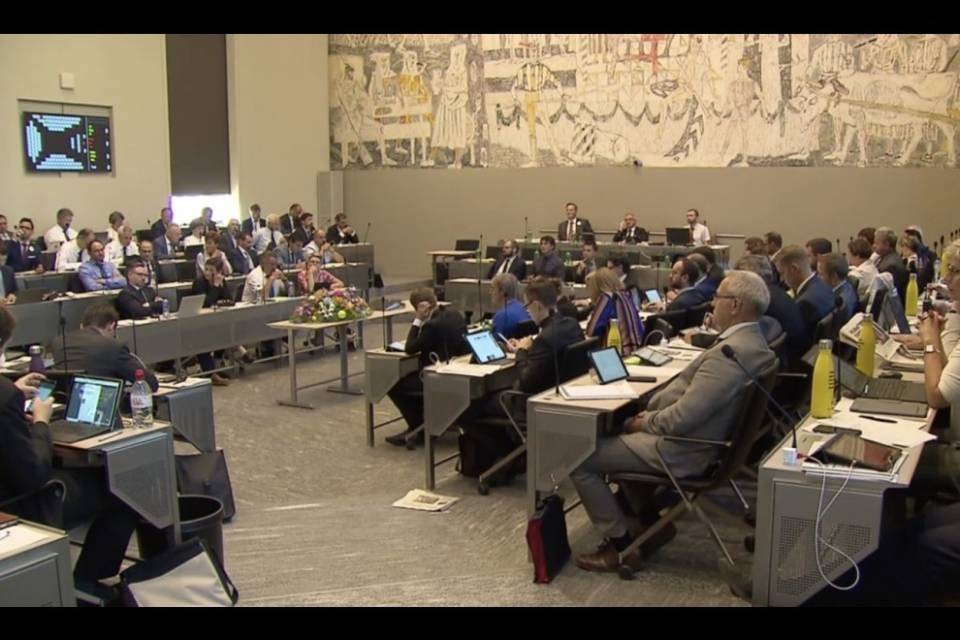 Verso la traduzione simultanea nel Parlamento retico