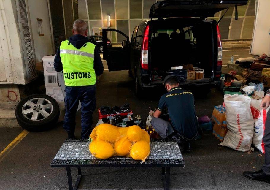 Immagini Guardia di Finanza Como