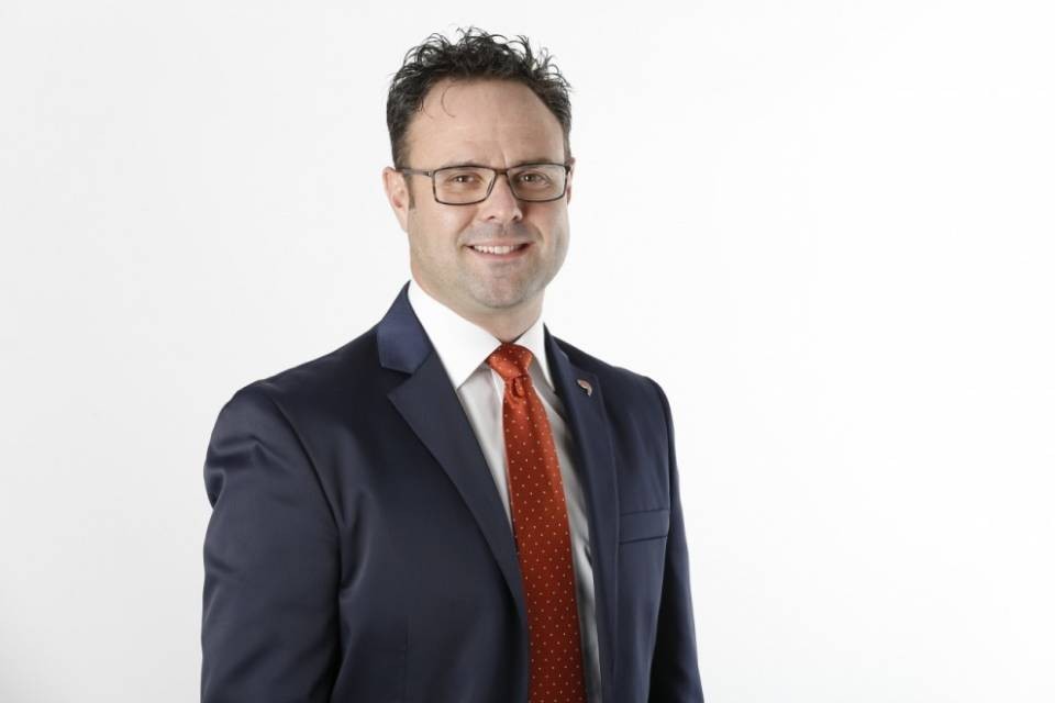 Aron Piezzi - Scuola, fra schermi ed empatia