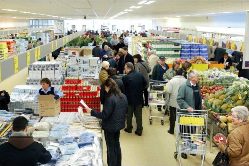 Commercio al dettaglio, segnali positivi
