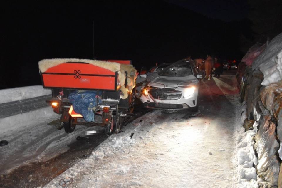 I cavalli scappano e creano due incidenti