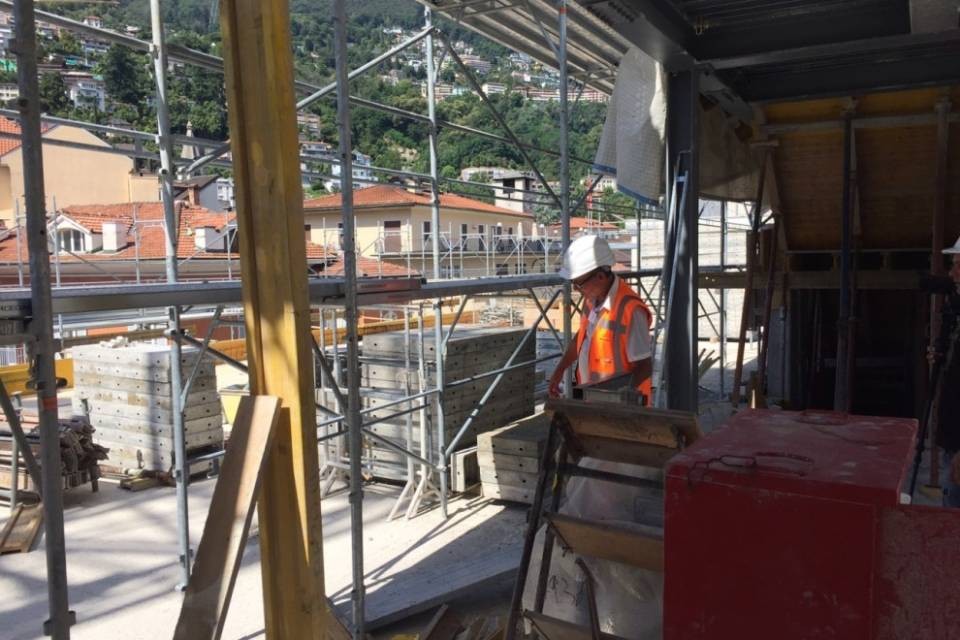 "500 franchi per lavorare al cento. Questa non è dignità"