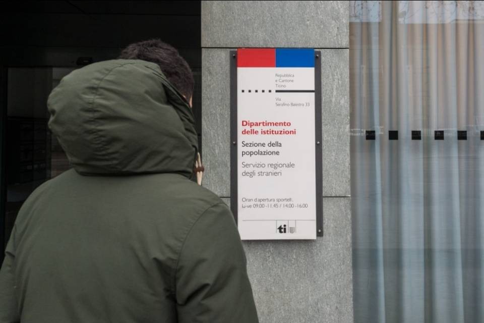 "Non espellete mia suocera"