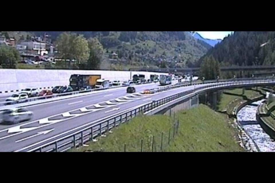 Disagi in A2: 7 km di coda in direzione nord