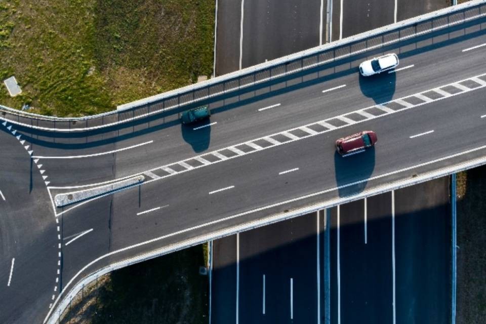 Rissa in autostrada, via la patente a un tedesco e a un italiano