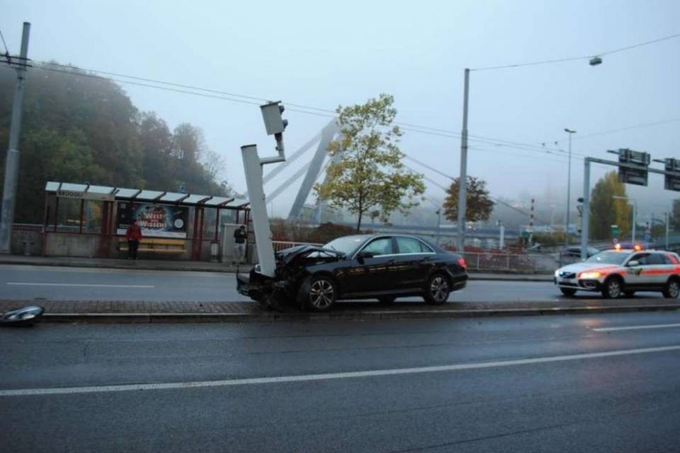Investito un radar