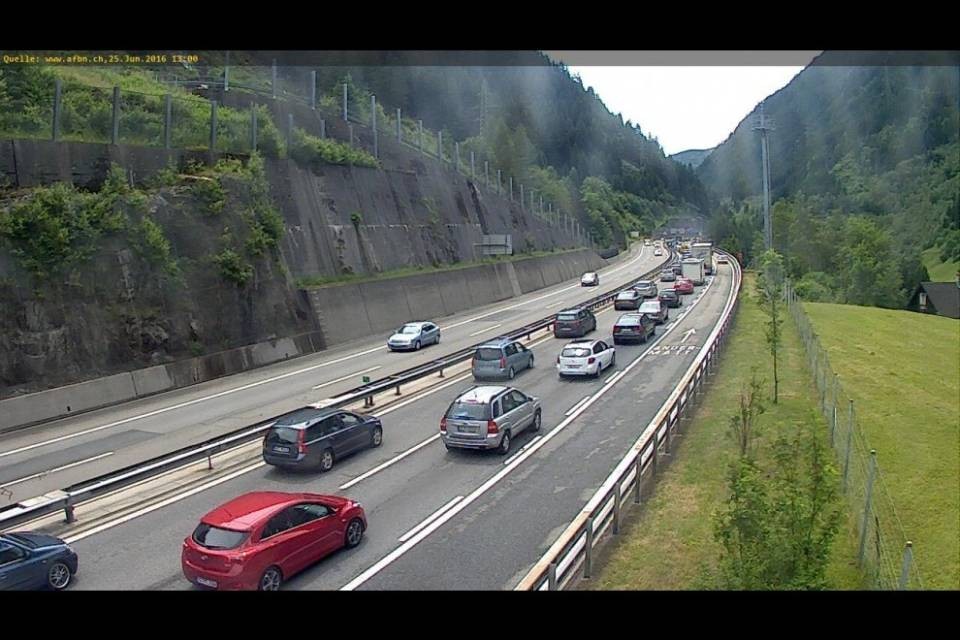 Code verso nord al San Gottardo