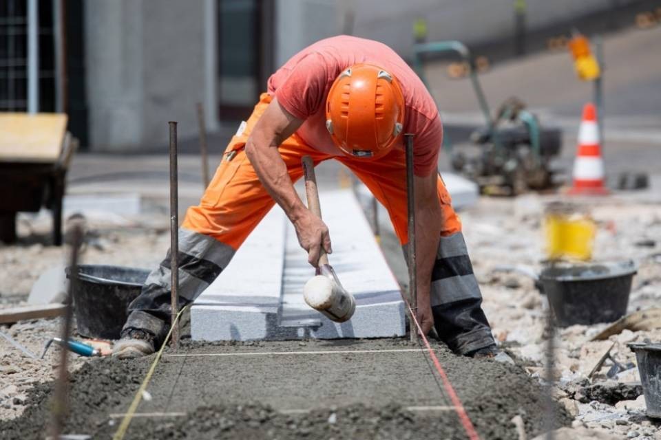 Covid: aumentano gli occupati, ma cala il tempo di lavoro