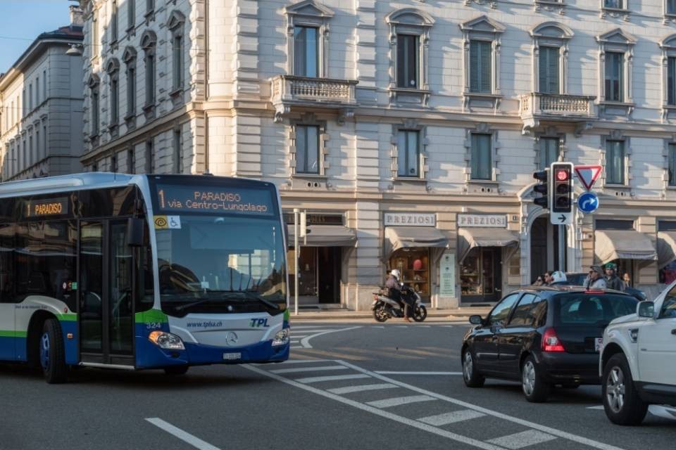 "Aiutiamo Lugano e i suoi commerci"