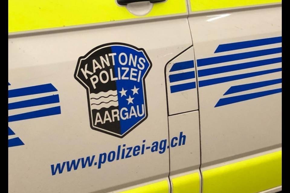 Attentato incendiario a Buchs, inquilino doma le fiamme