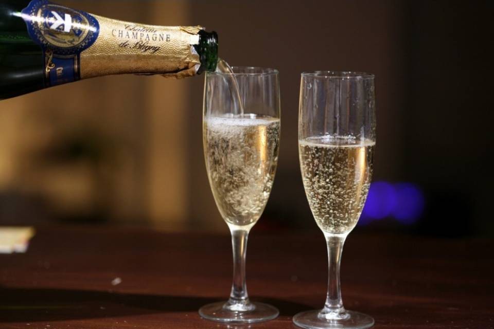 Lo champagne previene l'Alzheimer