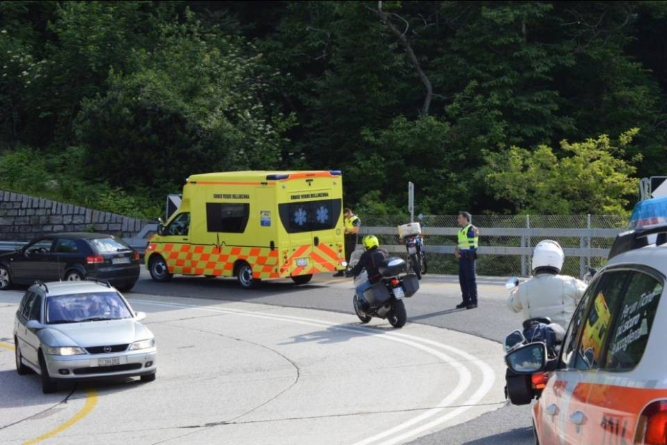 Incidente sul Ceneri, ferito un motociclista