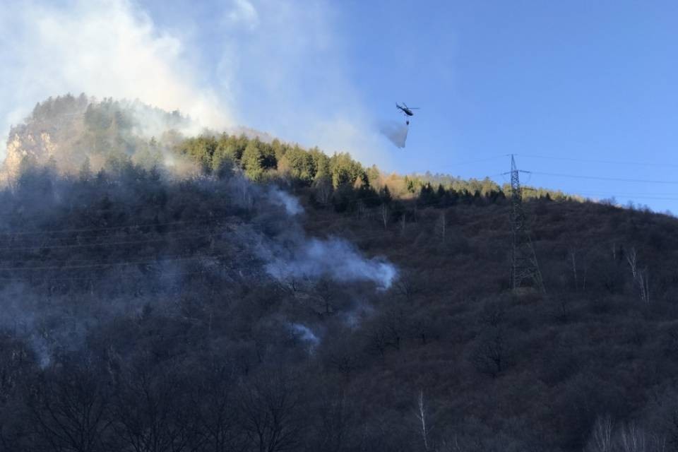 Sempre chiusa la A13, riaperta la cantonale