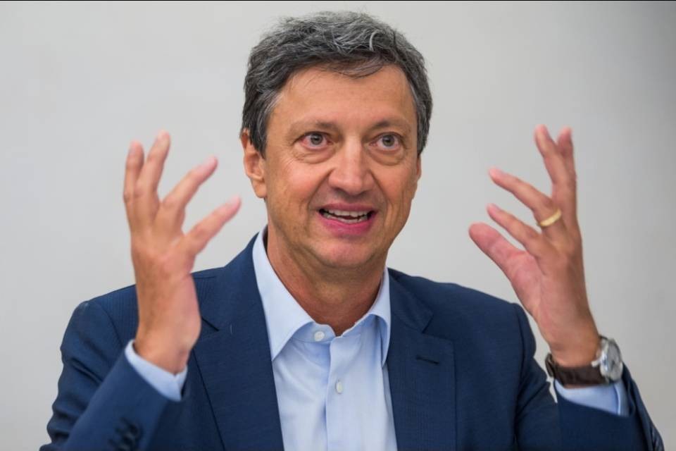 Post-Sganzini, la poltrona fa gola