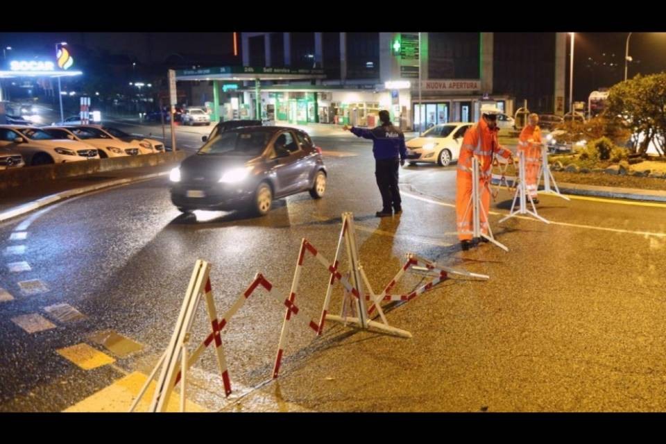 "Le barriere rimarranno fino a completamento svincolo"