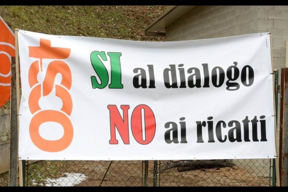 Pagava salari in euro, deve risarcire i dipendenti