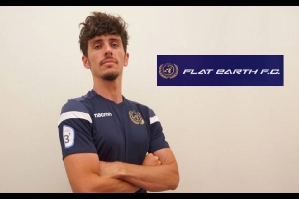 I terrapiattisti hanno la loro squadra di calcio