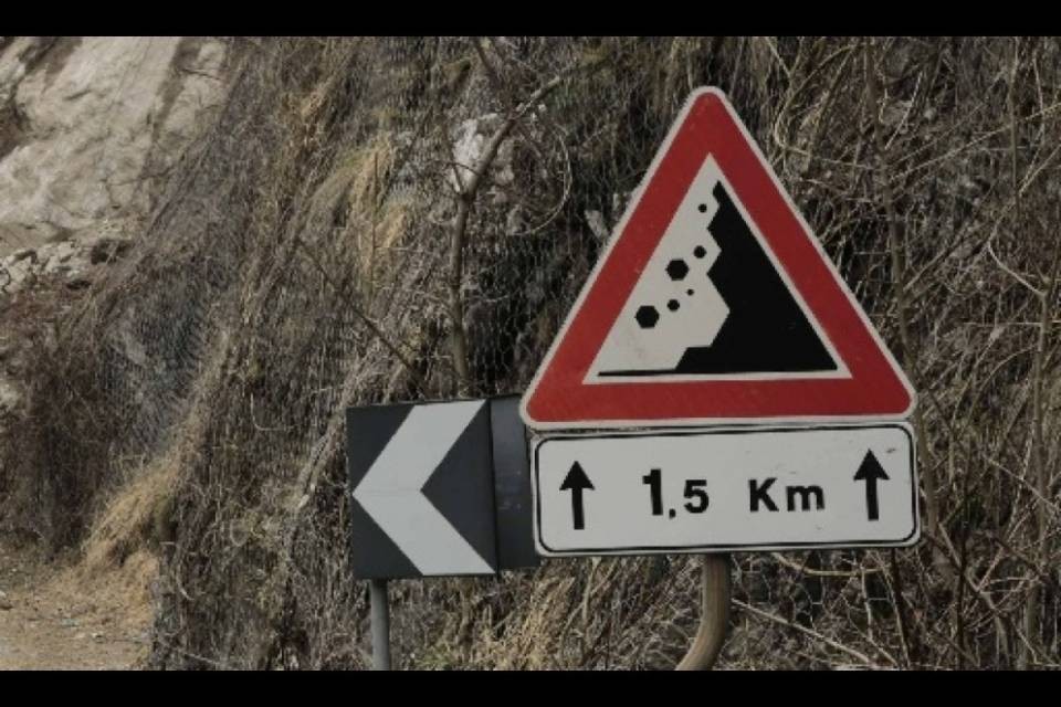 Frana sul Lucomagno, disagi alla circolazione