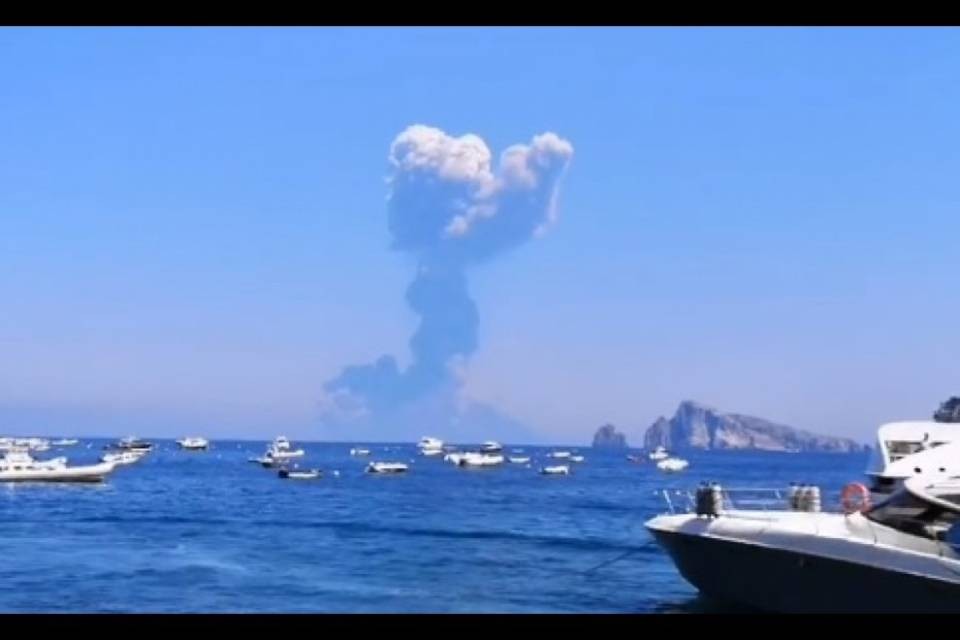 Nuova eruzione a Stromboli