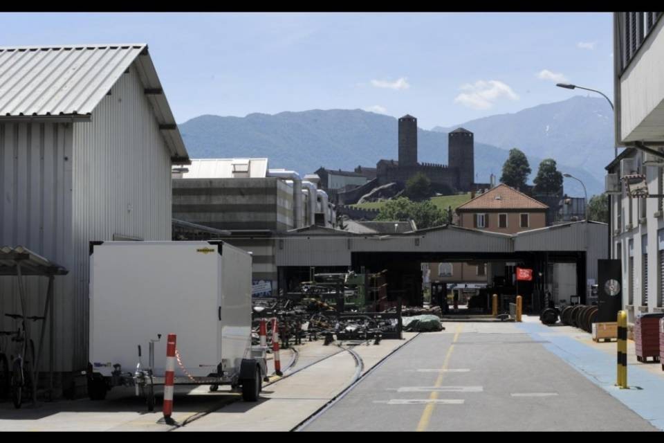Officine, “l’ideale sarebbe chiuderle”