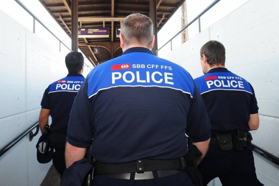 Bellinzona: agente licenziato per una pistola