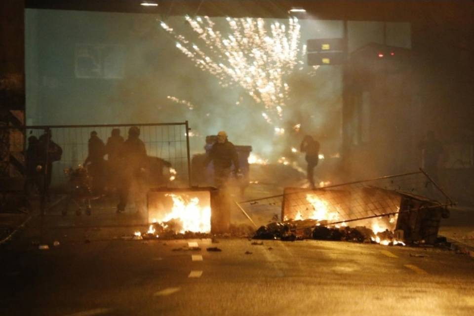 Scontri a Berna: 11 poliziotti feriti