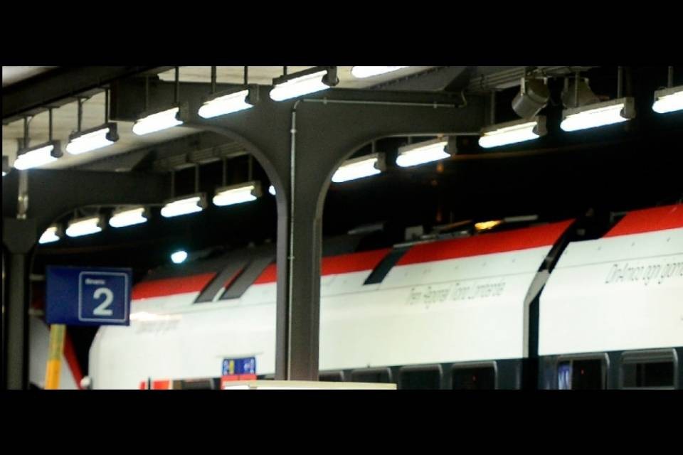 La donna che vive sui treni: "Volevamo aiutarla, ma..."