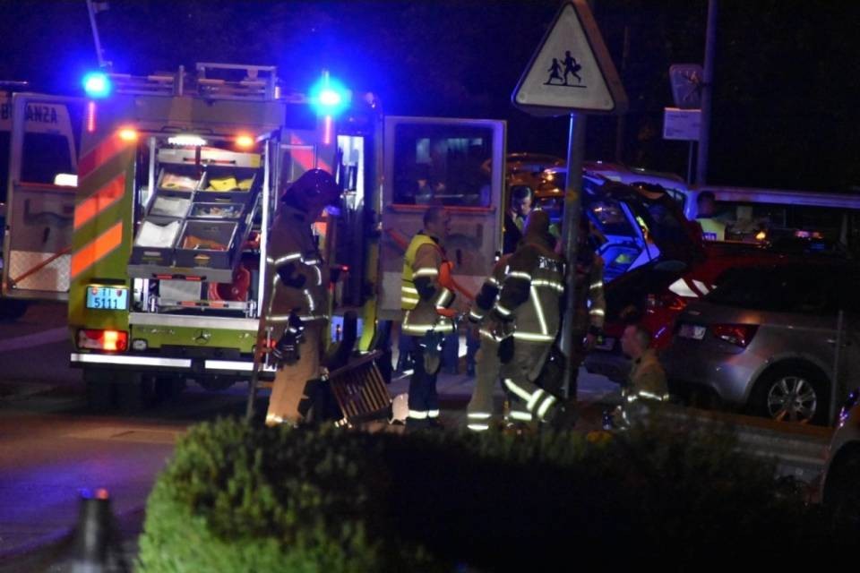 Fiamme in un palazzo a Breganzona, evacuate 10 persone