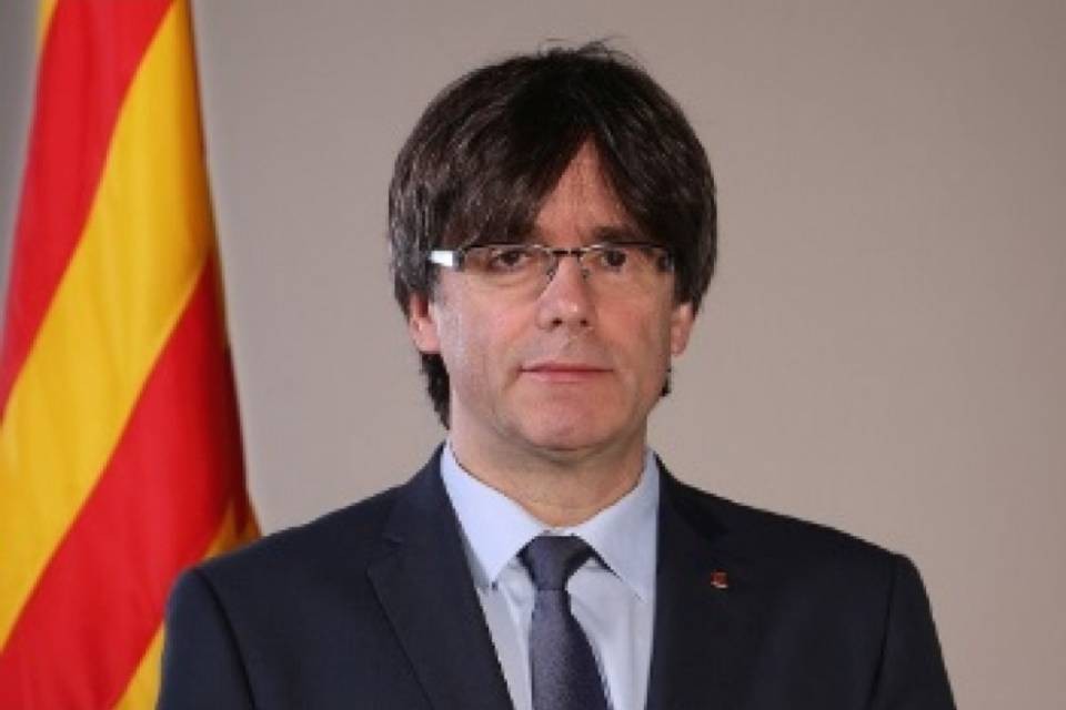 Carles Puidgemont: "non chiederò asilo alla Svizzera"
