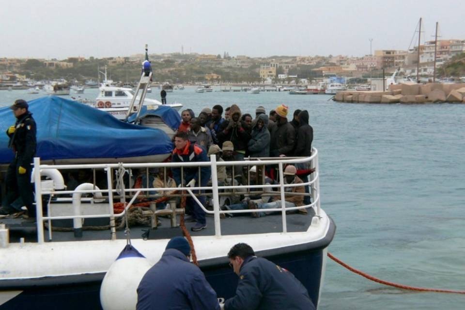 Migranti: banda pronta a imbarcare anche jihadisti