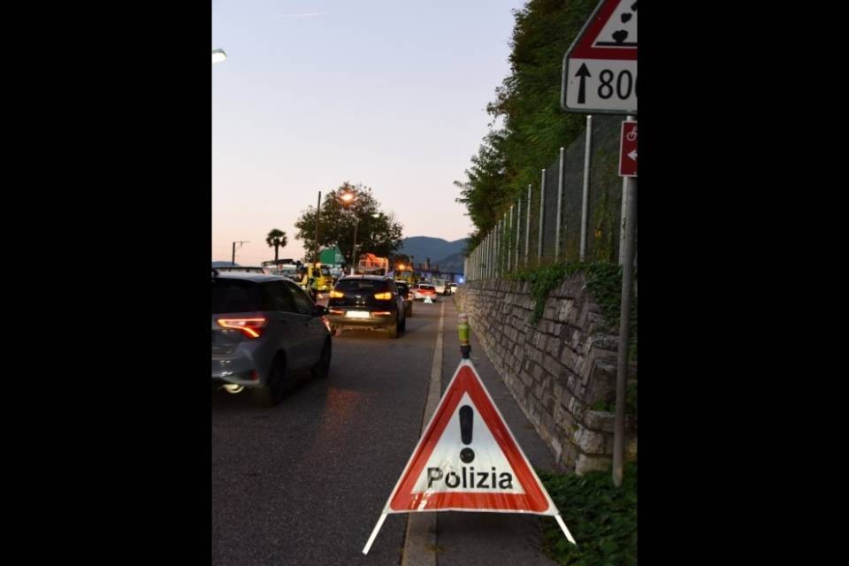 Scontro frontale sulla cantonale ad Agno