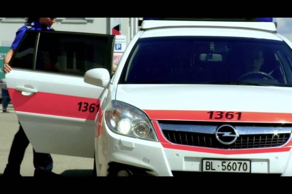 Finti poliziotti derubano una pensionata