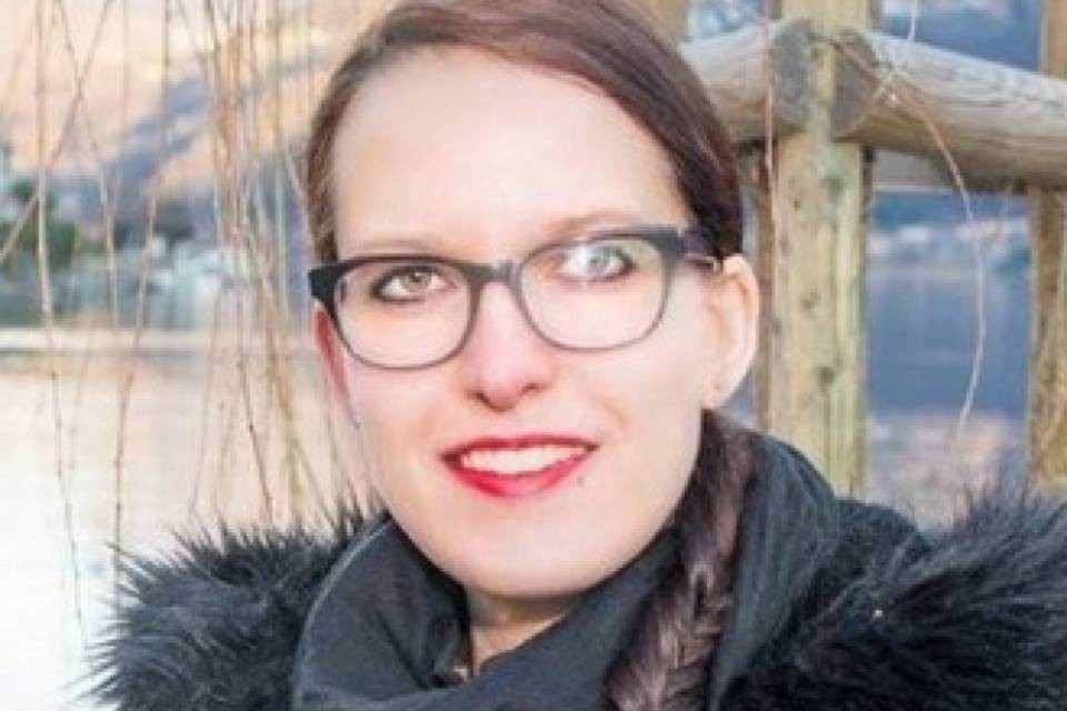 Alessia Comi - I lobbisti che proteggono solo i loro interessi a scapito nostro
