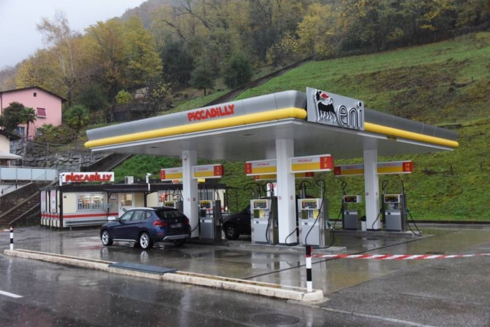 Rapina a Brusino Arsizio, aggredita una commessa