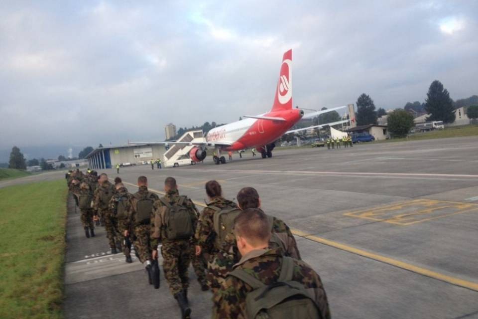 Perché l'esercito svizzero vola con Air Berlin?