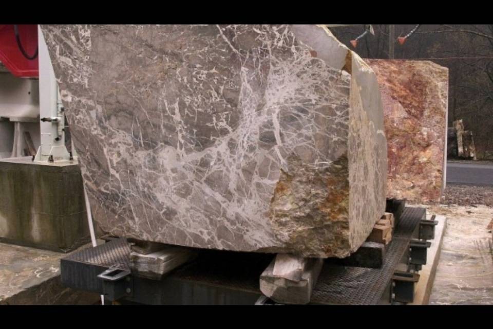 È ricorso contro la cava di Castione