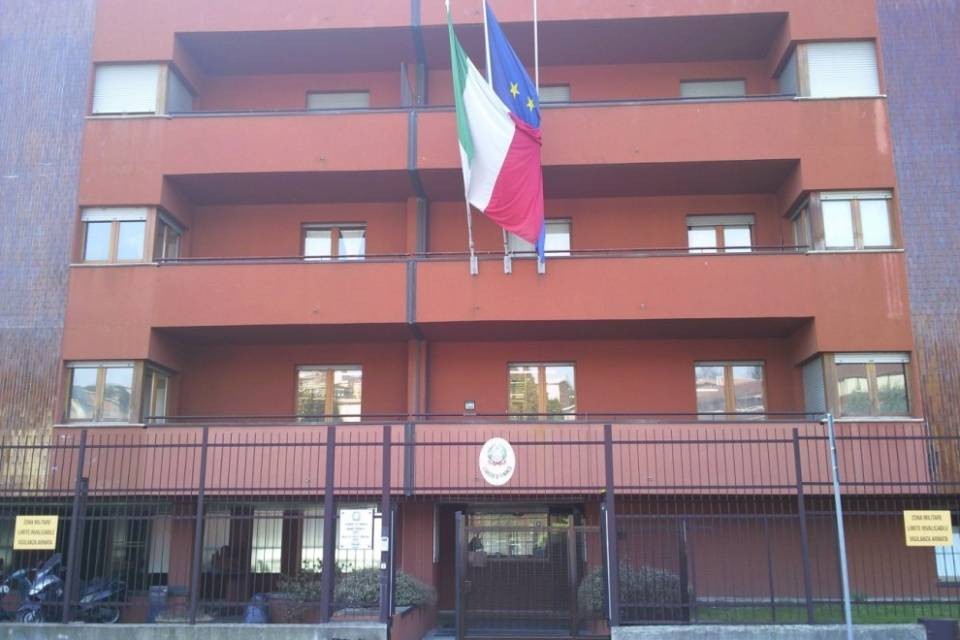 Millantava contatti con l'ISIS per non pagare un debito