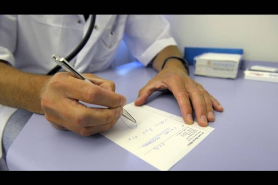 Studi medici, i Cantoni potranno stabilire tetti massimi