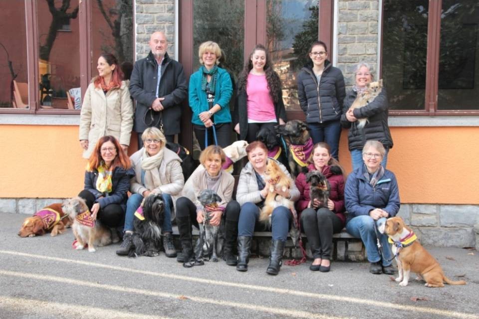 12 nuovi team di cani da terapia