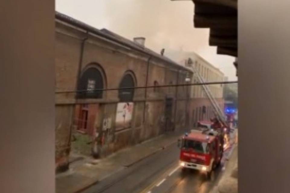 In fiamme la Cavallerizza Reale a Torino, è patrimonio Unesco