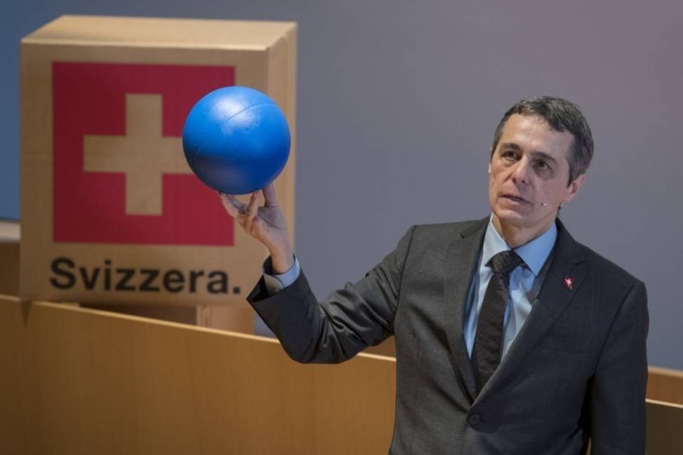 Cassis sostiene il candidato Plr? Non è proprio così...