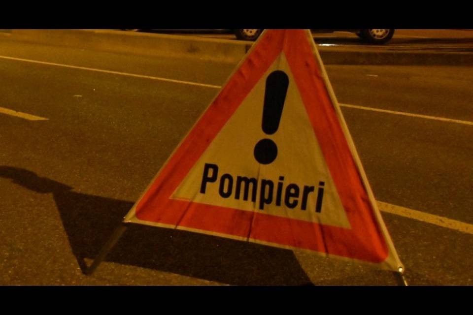 Lamone, fiamme in una ditta di metalizzazione