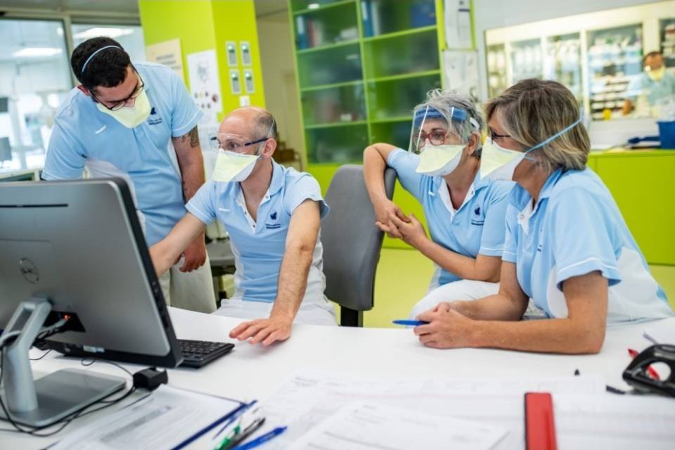 Personale sanitario: "Chiediamo fatti, non belle parole"