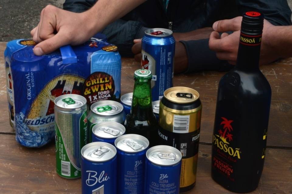 La vendita di alcolici ai minori resta un problema