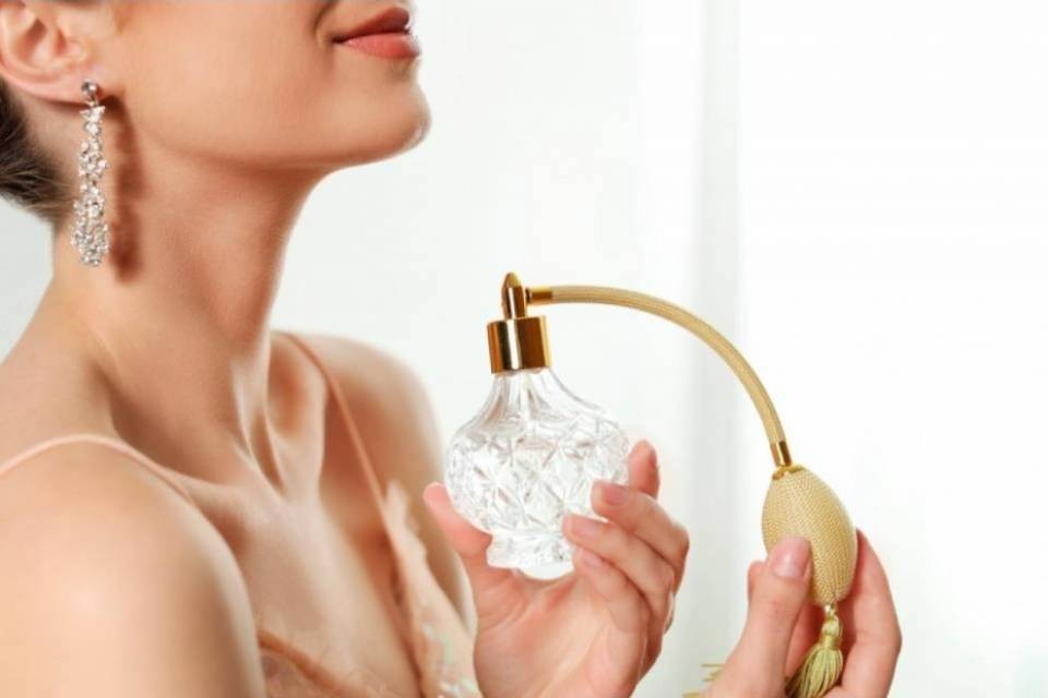 Profumi: la ginevrina Givaudan assorbe l'americana Ungerer