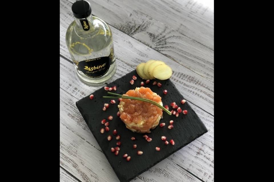 Tartare di salmone al Bisbino Ginger Dry