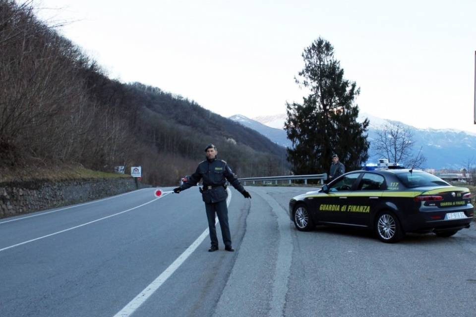 Pregiudicato fermato a Cremenaga