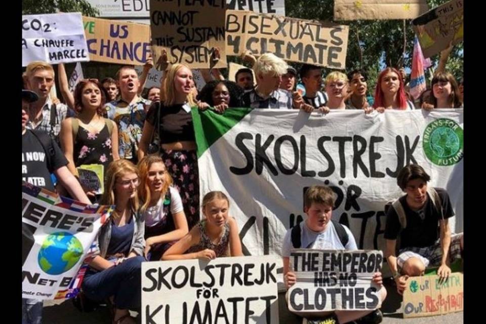 Oltre 2500 manifestanti a Losanna contro il riscaldamento climatico