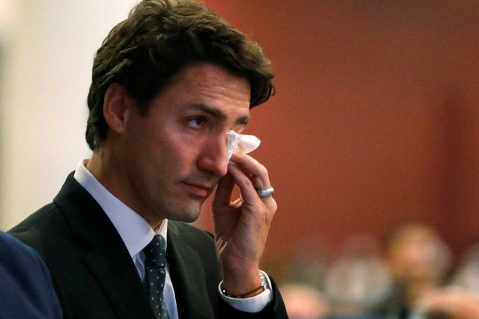 Molestie: sospeso consigliere del premier canadese Trudeau